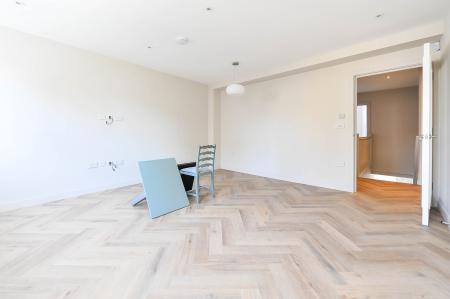 Flat Warwick Way in City of Westminster