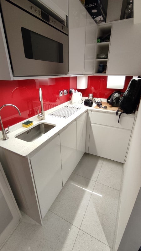 Flat Hyde Park Place Bayswater Road in City of Westminster