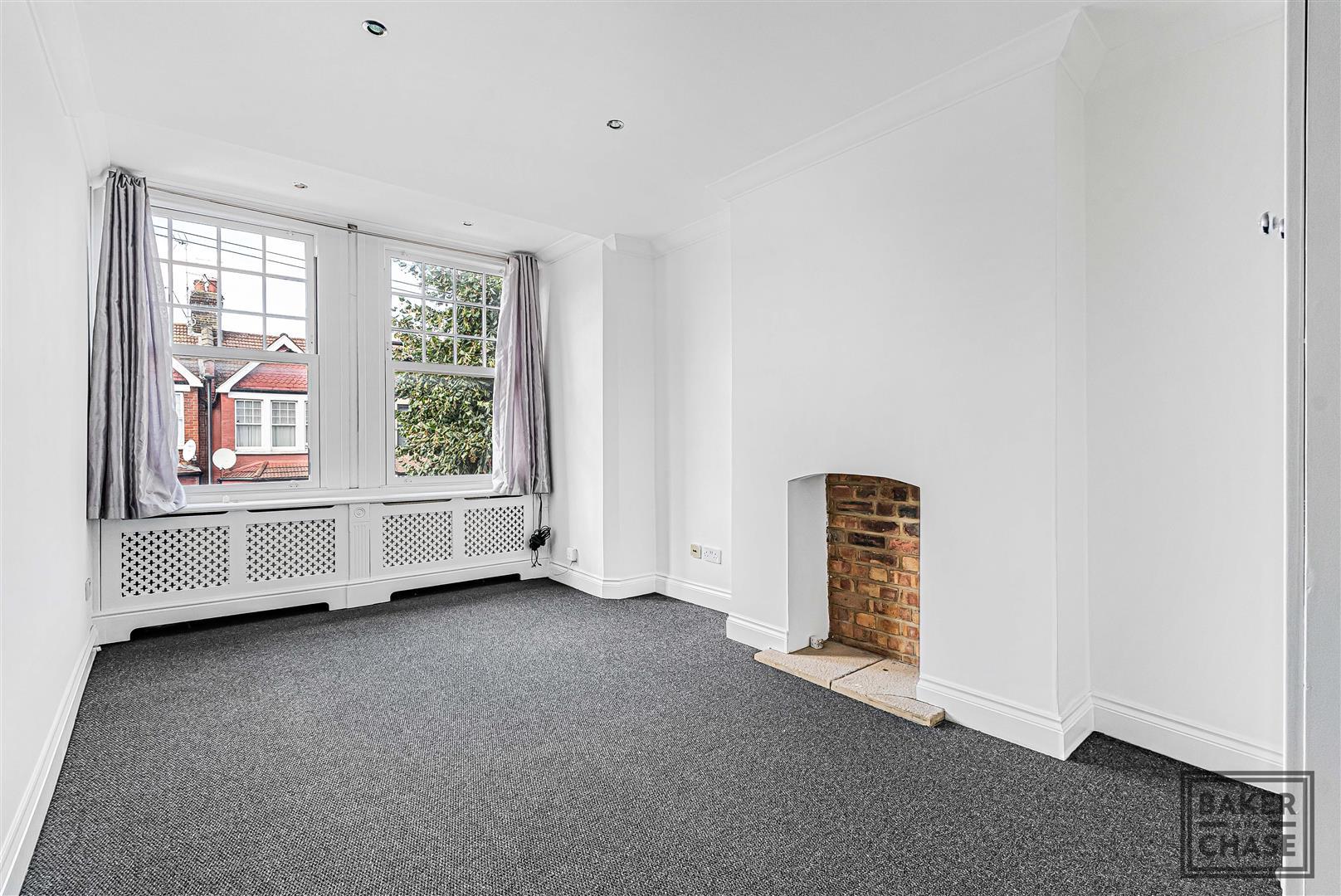 Flat Alderman's Hill in Greater London