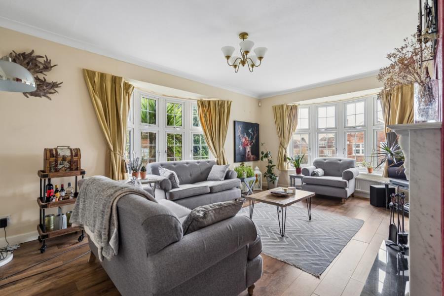 House Greenheys Close in Greater London