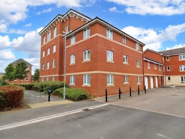 Flat Padstow Road in Swindon