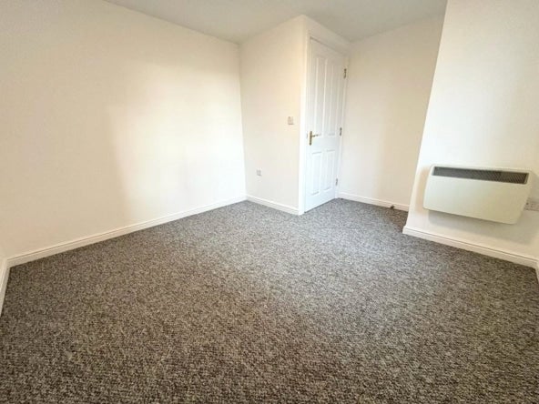 Flat Padstow Road in Swindon