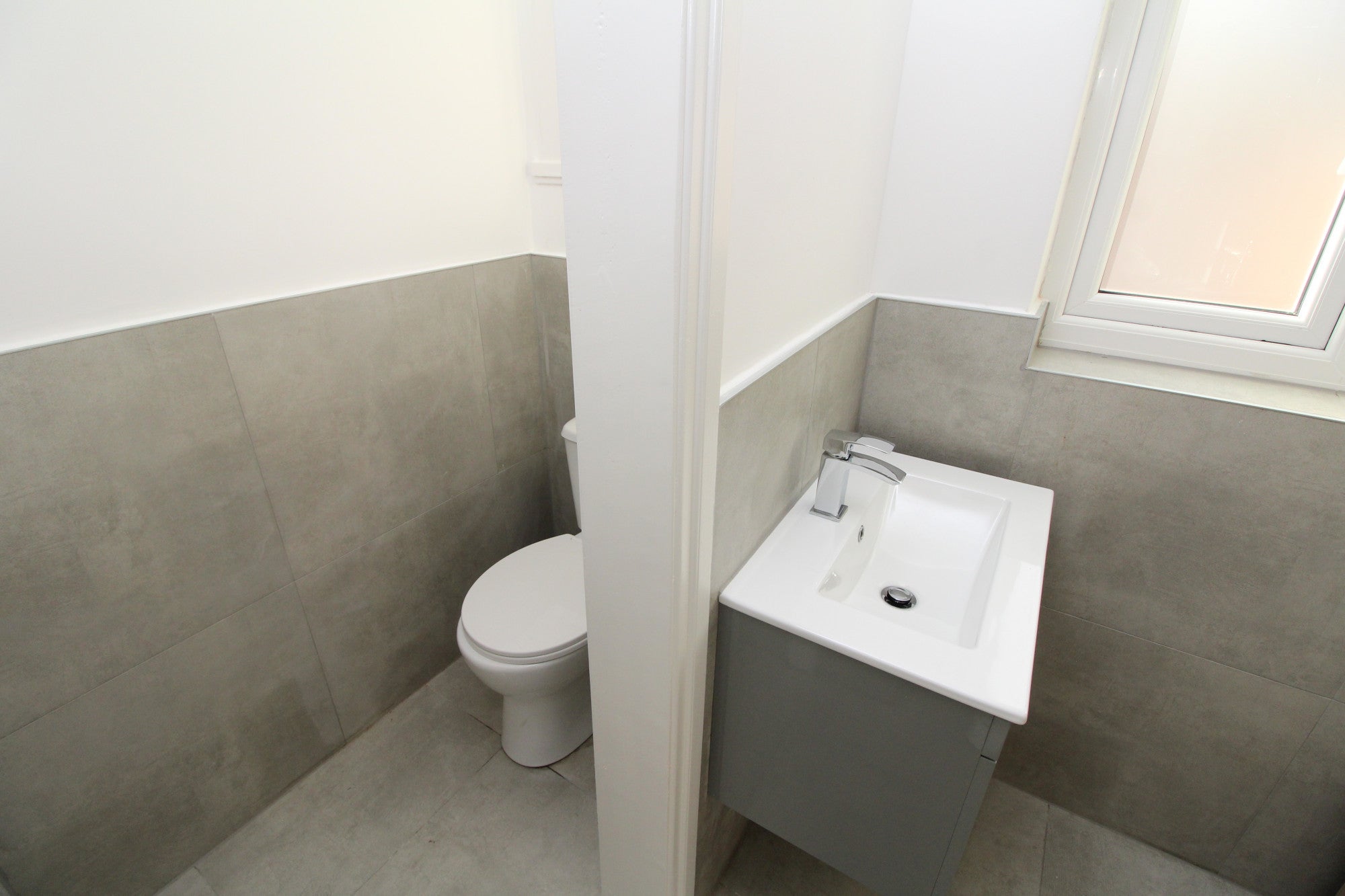 Flat Elmers End Road in Greater London