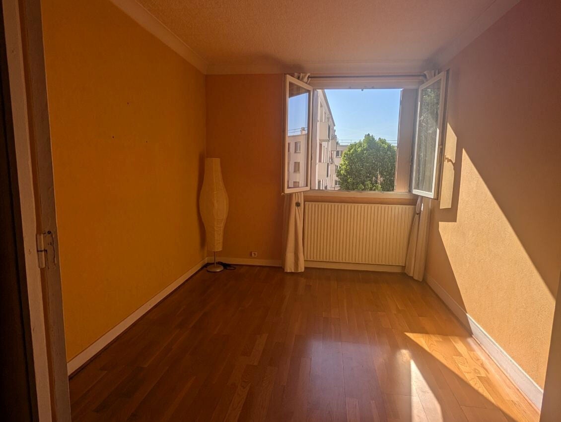 Appartement Rue du 42e de Ligne à Joinville-le-Pont