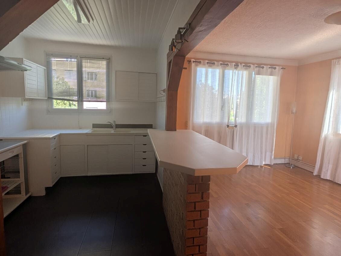 Appartement Rue du 42e de Ligne à Joinville-le-Pont