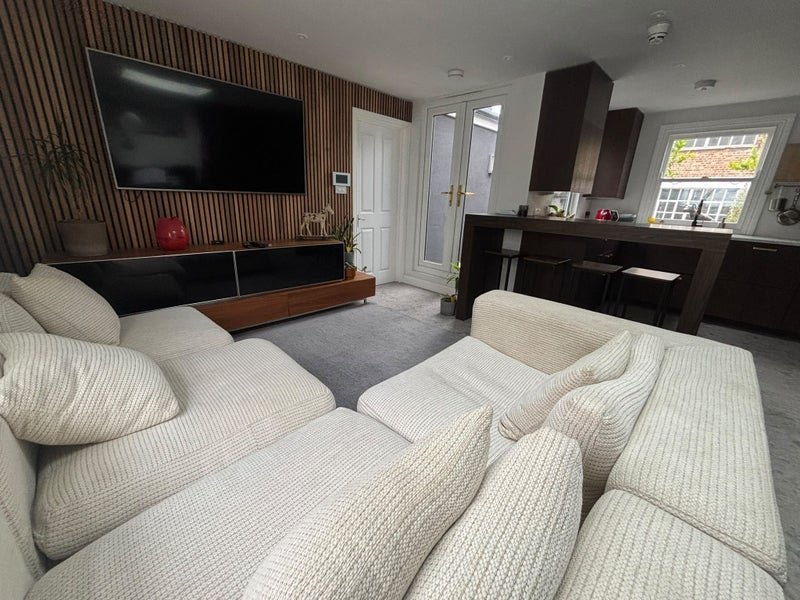 Room Jamestown Road in Greater London