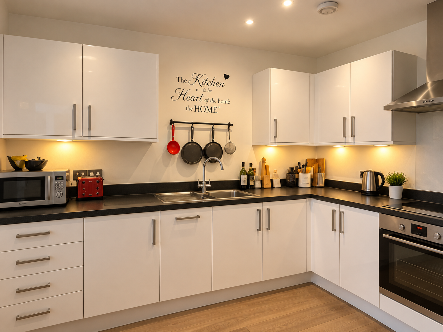 Flat Rathbone Street in Greater London
