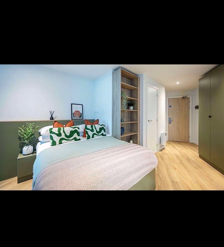 Room Alfreton Road in Nottingham