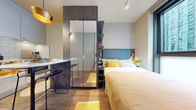 Flat Crossharbour Plaza in Greater London