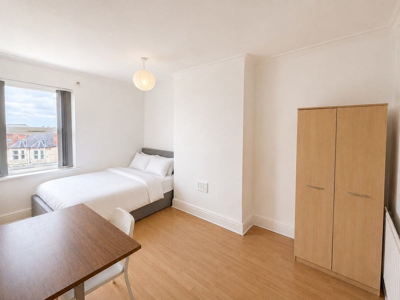 Room Gedling Grove in Nottingham