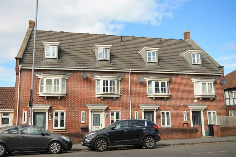 Room Lodge Road in Bristol