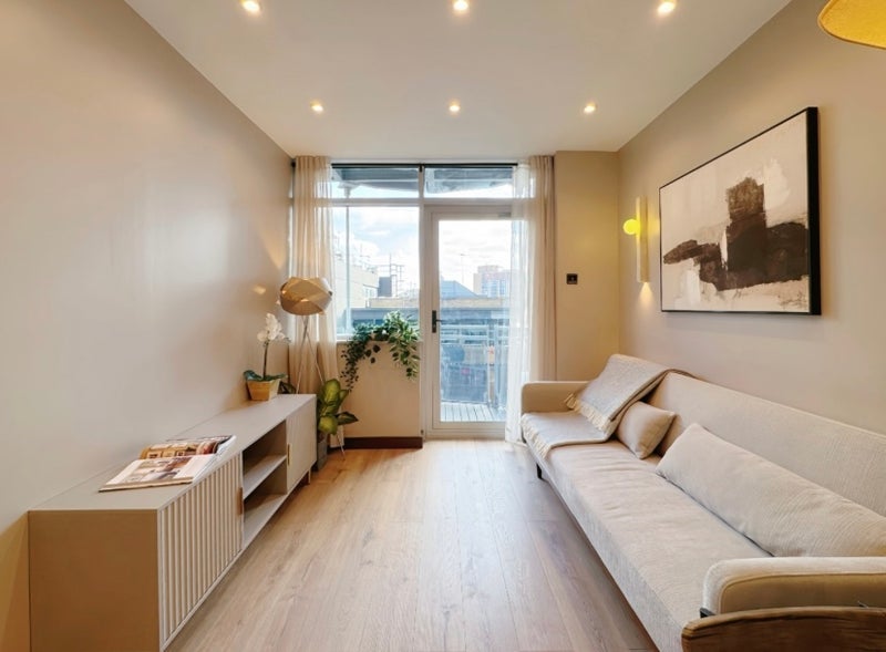 Room Gerry Raffles Square in Greater London