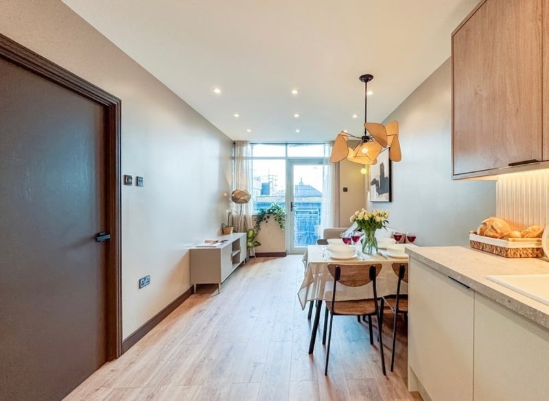 Room Gerry Raffles Square in Greater London
