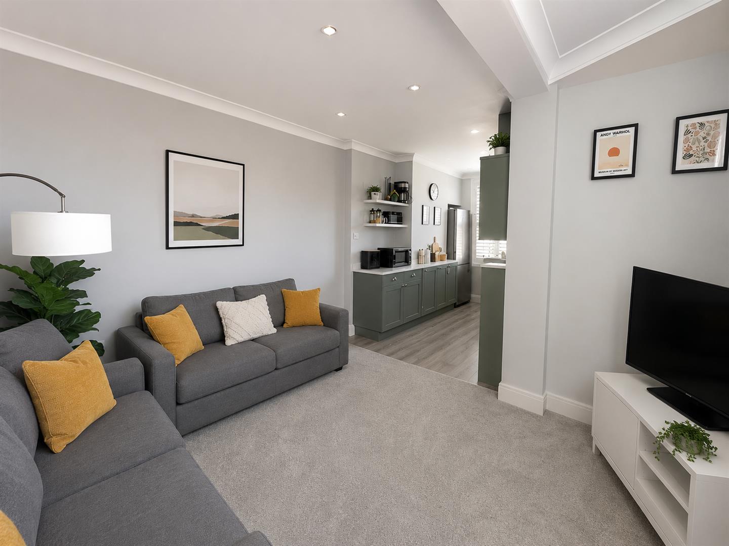 Flat Bristol Gardens in Brighton