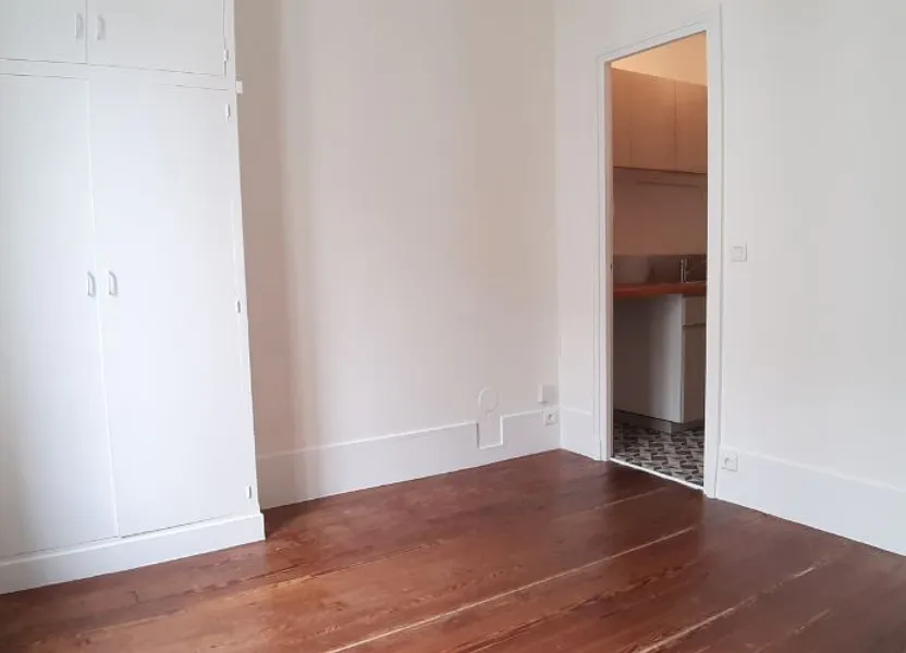 Room Avenue Victor Cresson in Issy-les-Moulineaux