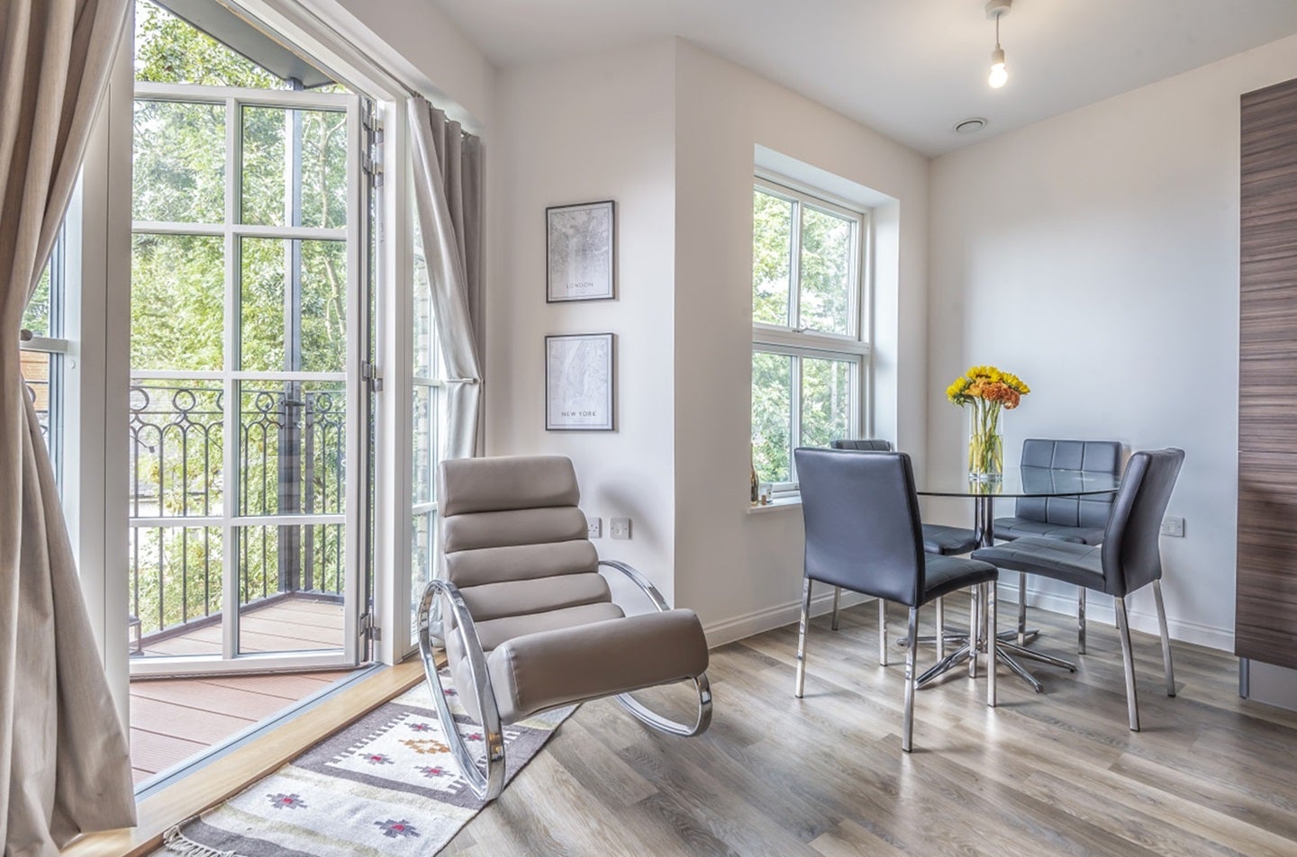 Flat Burlington Lane in Greater London