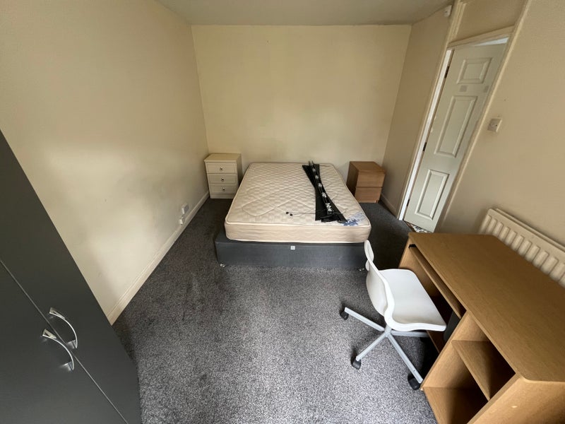 Room Swenson Avenue in Nottingham