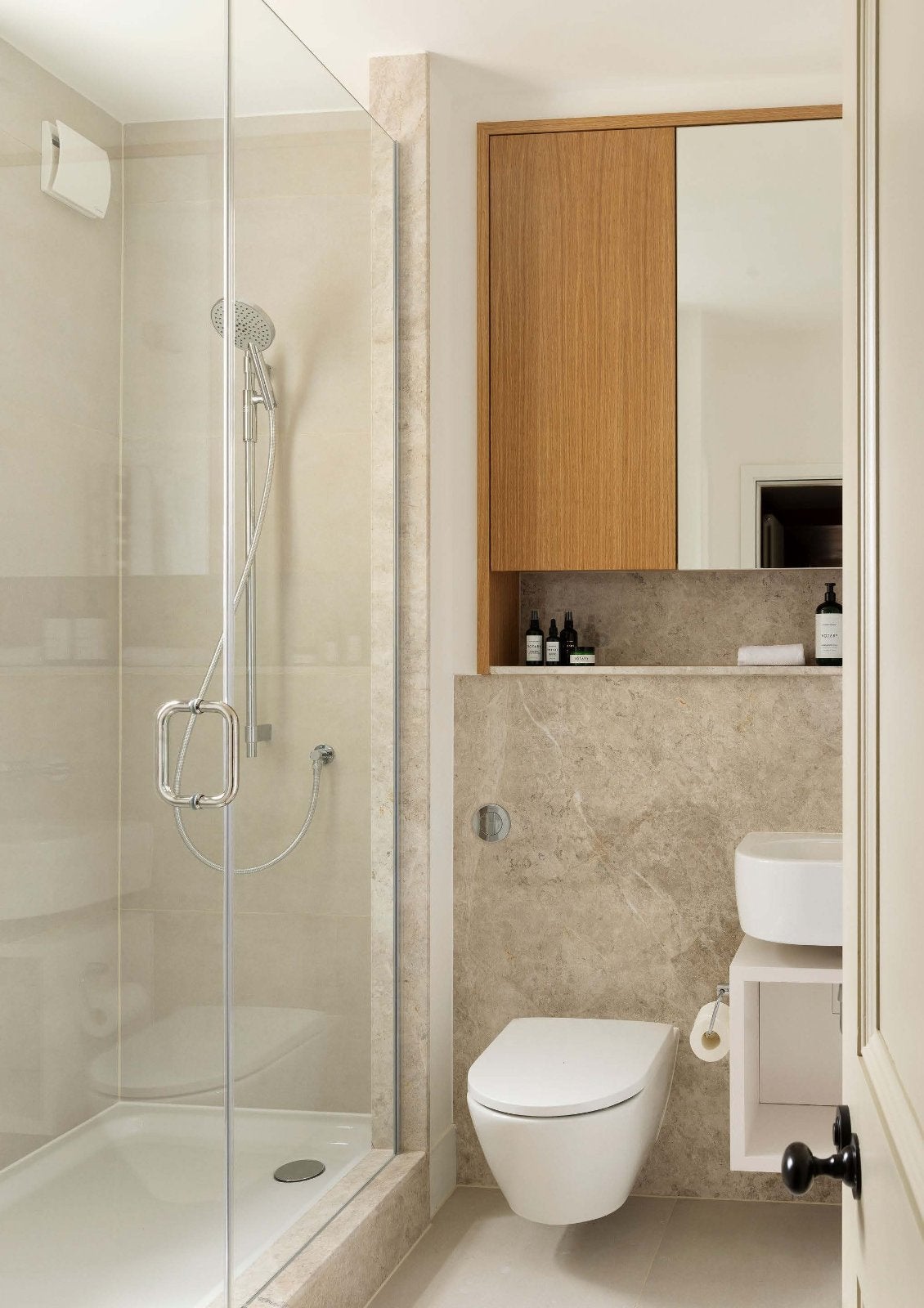 Flat Harley Street in London