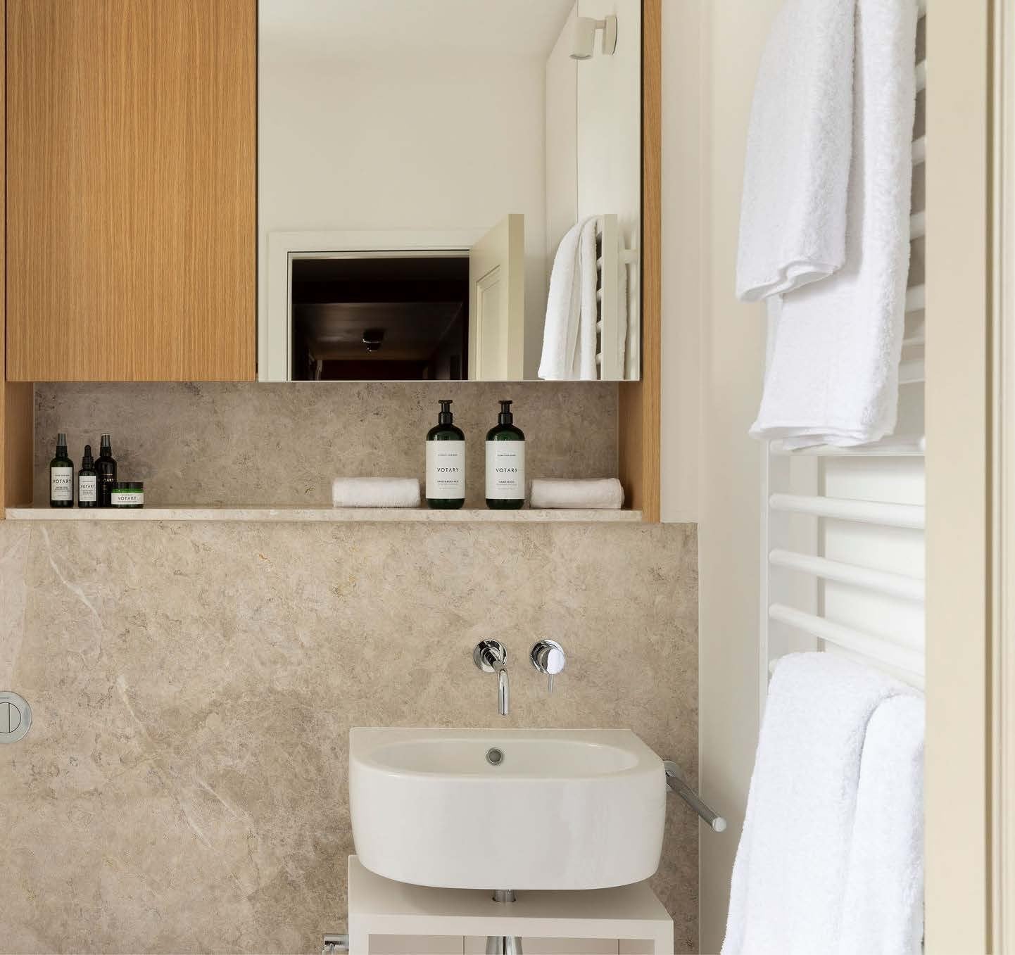 Flat Harley Street in London