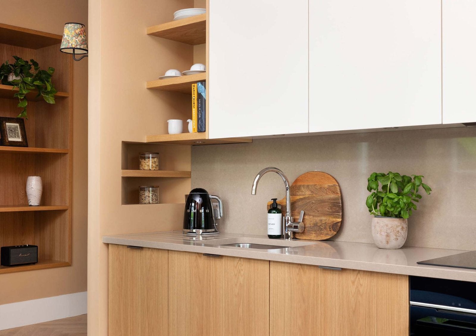 Flat Harley Street in London