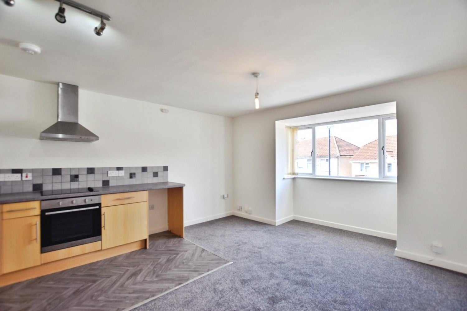 Flat Savoy Road in Bristol
