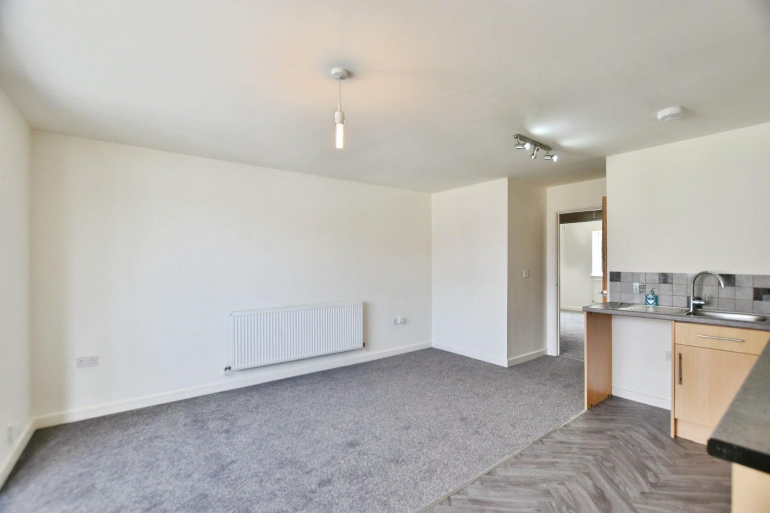 Flat Savoy Road in Bristol