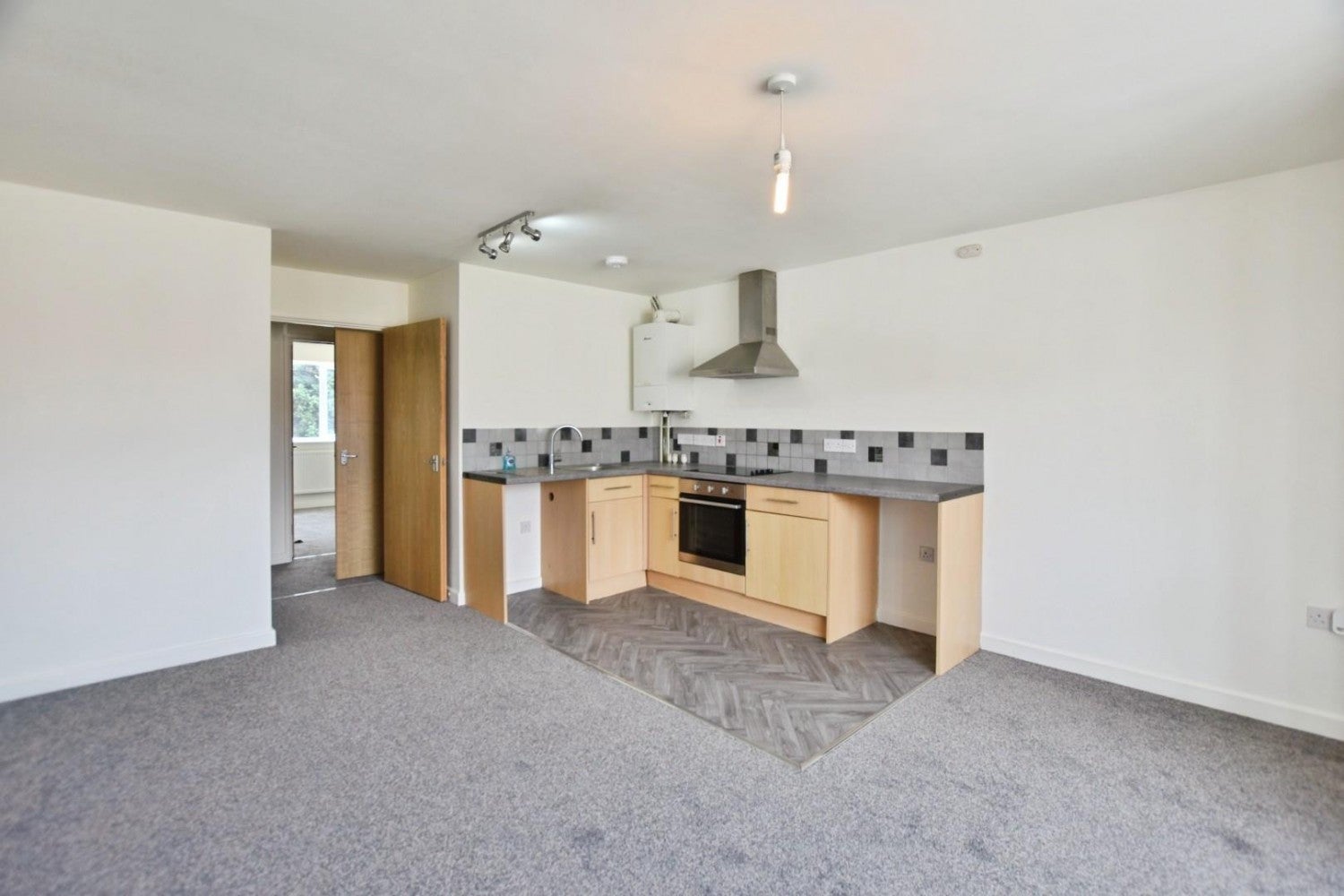 Flat Savoy Road in Bristol