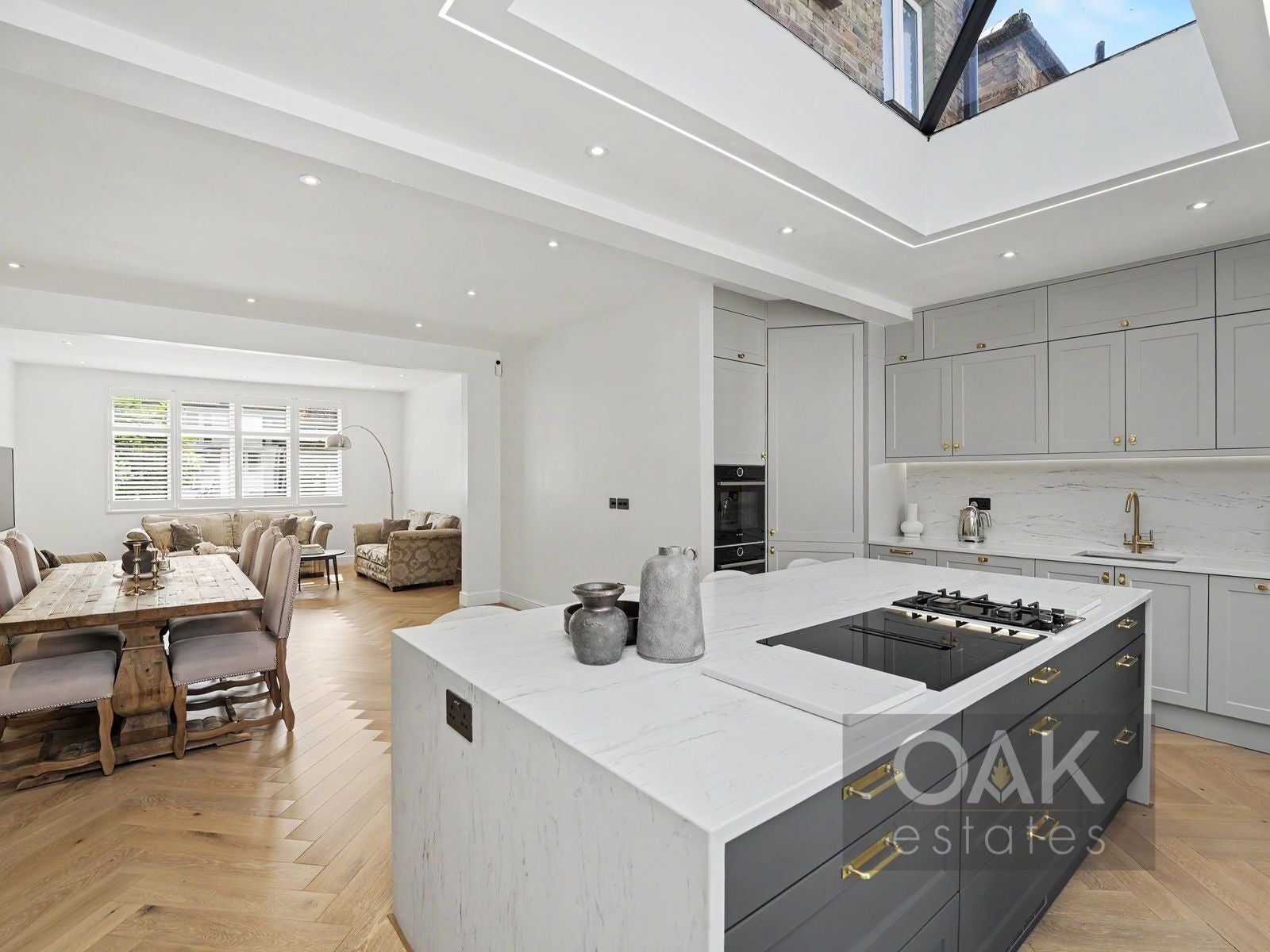 House Teynham Avenue in Greater London