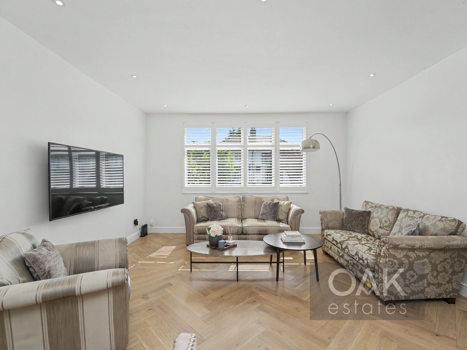House Teynham Avenue in Greater London