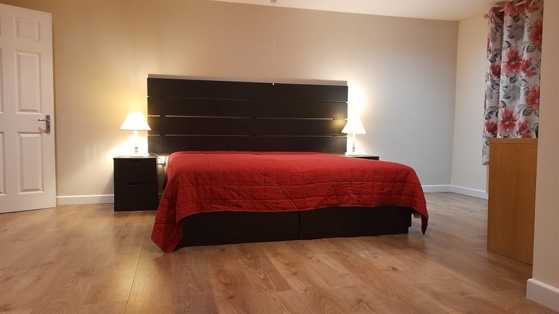 Room Valley Road in Greater London