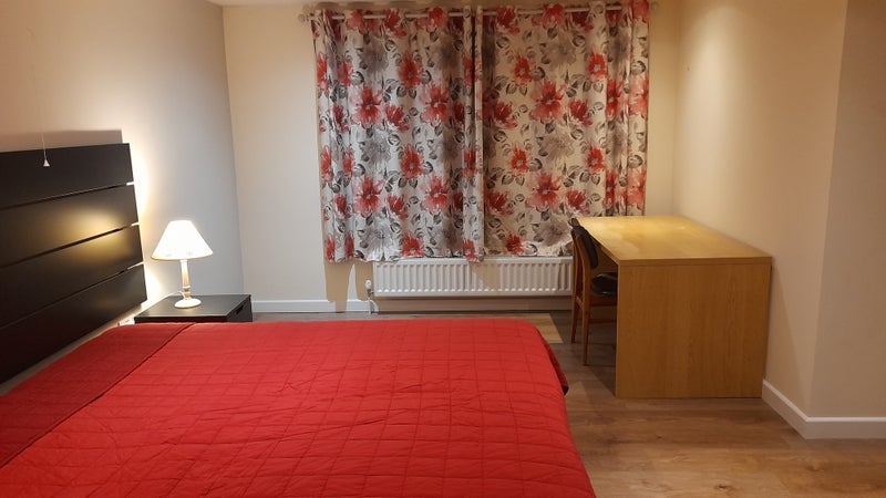 Room Valley Road in Greater London