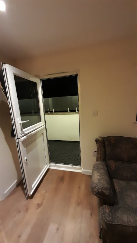 Room Valley Road in Greater London