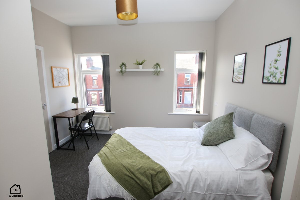 Room Hodges Street in Wigan