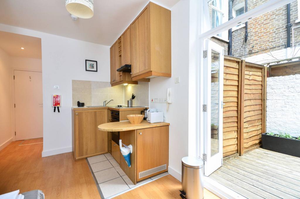 Flat Fairholme Road in Greater London