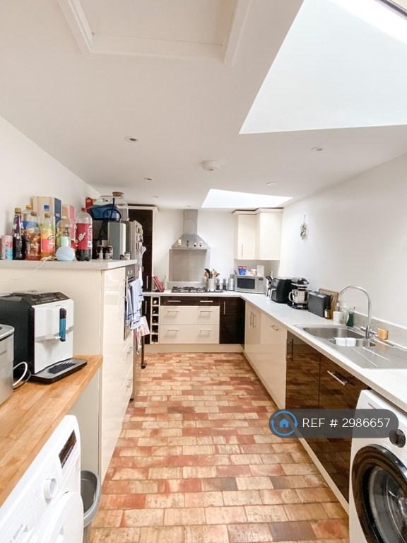 House Kelthorpe Close in Geeston