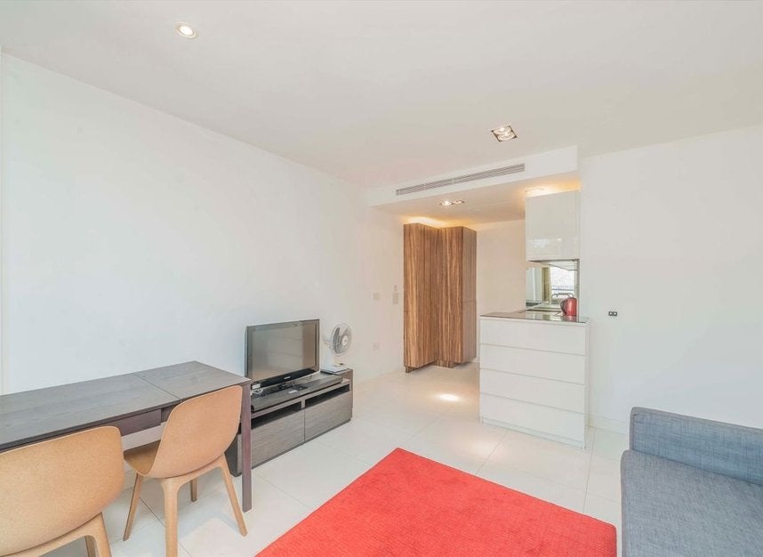 Flat Longford Street in Greater London