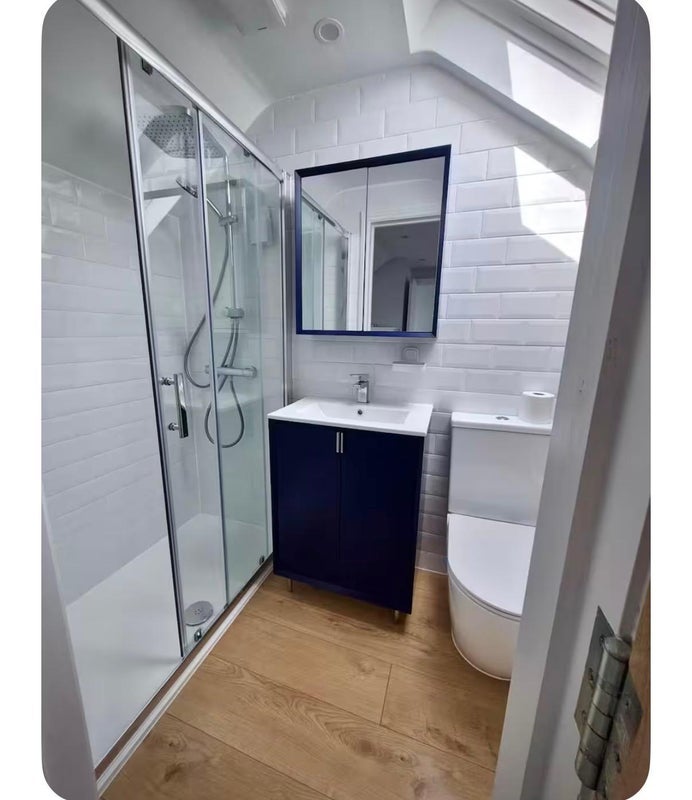 Room Windmill Road in Greater London