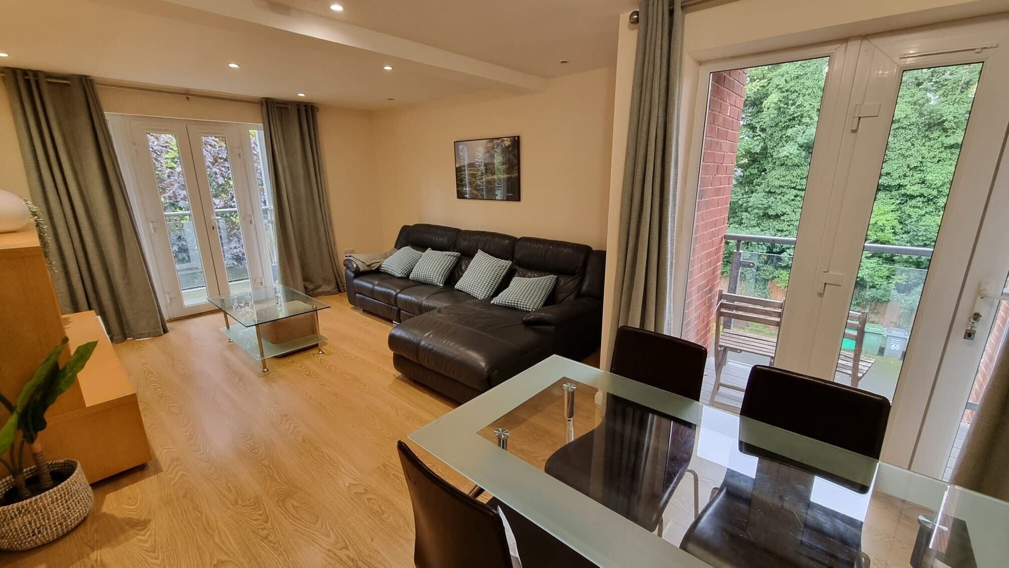 Flat Palatine Road in Manchester