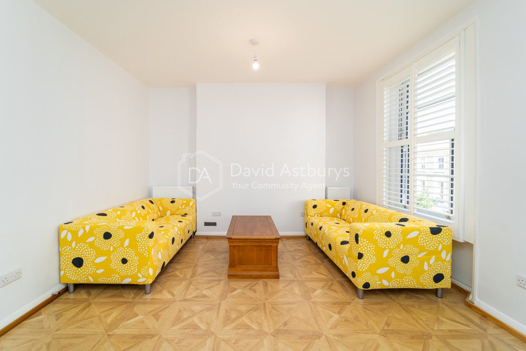 Flat Huntingdon Street in Greater London