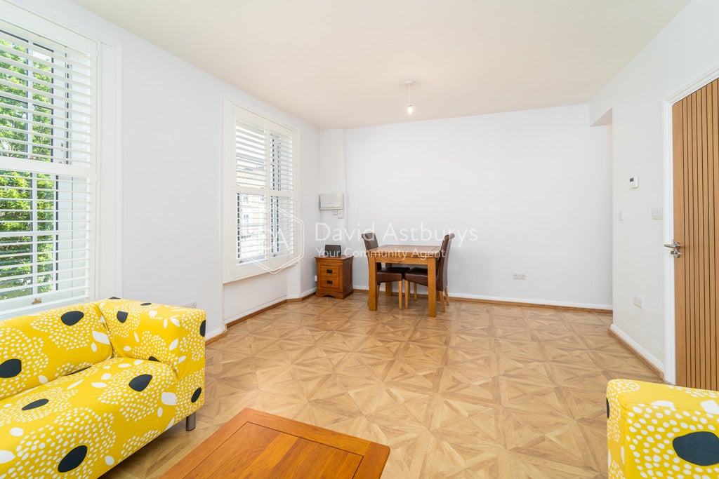 Flat Huntingdon Street in Greater London