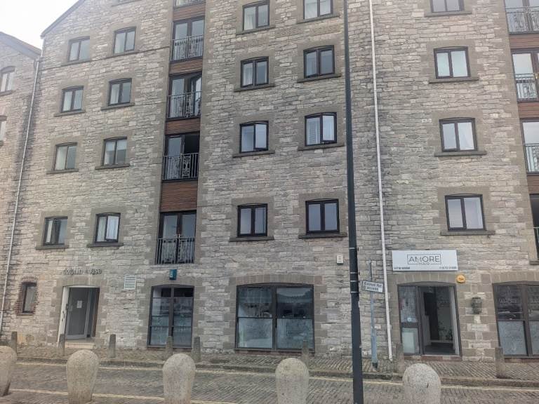 Flat Bretonside in Plymouth