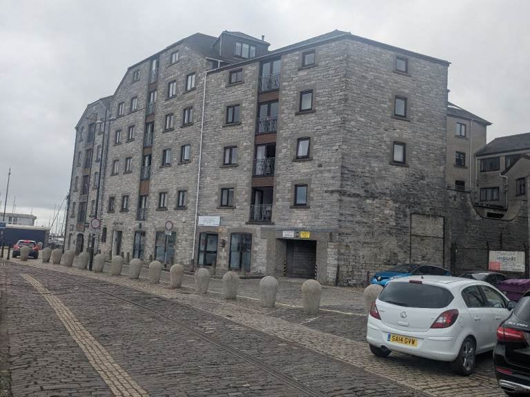Flat Bretonside in Plymouth