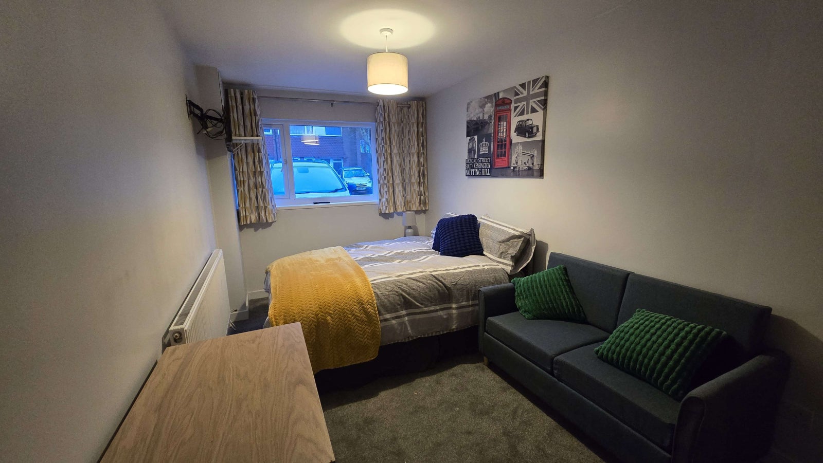 Room Chertsey Close in Luton