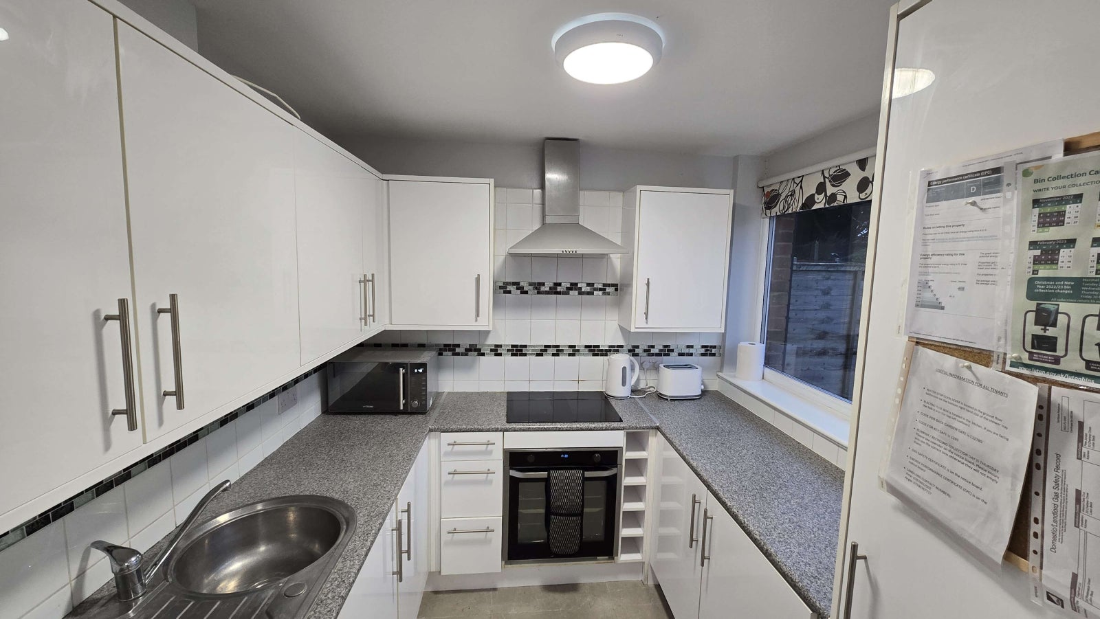Room Chertsey Close in Luton