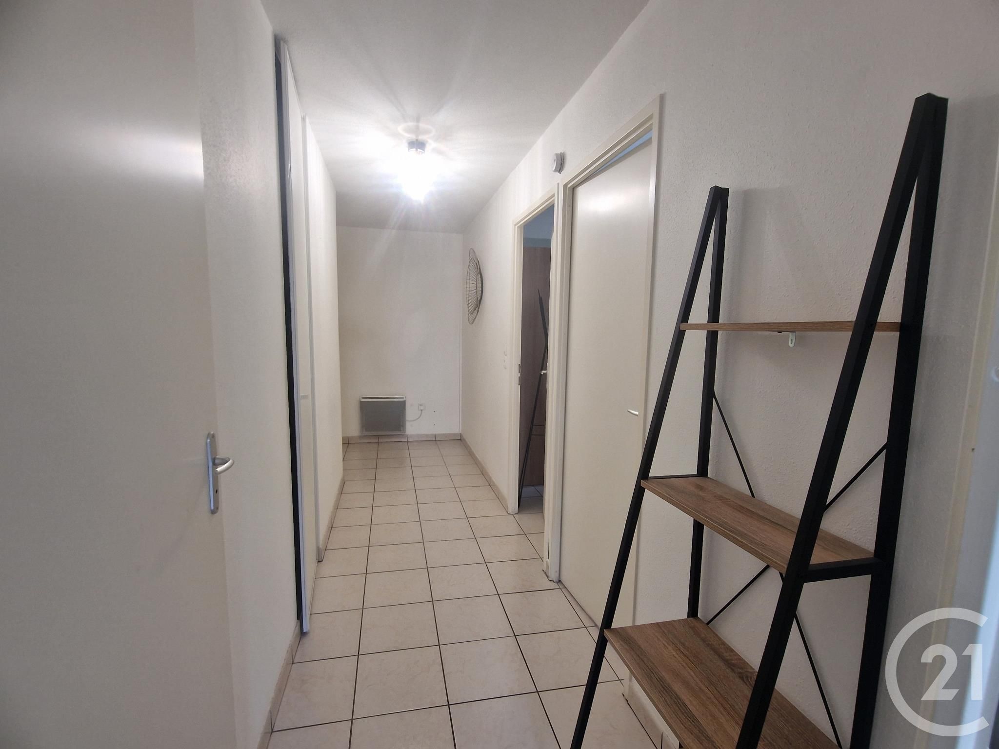 Flat Rue Du Pressoir in Châteauneuf-Val-de-Bargis