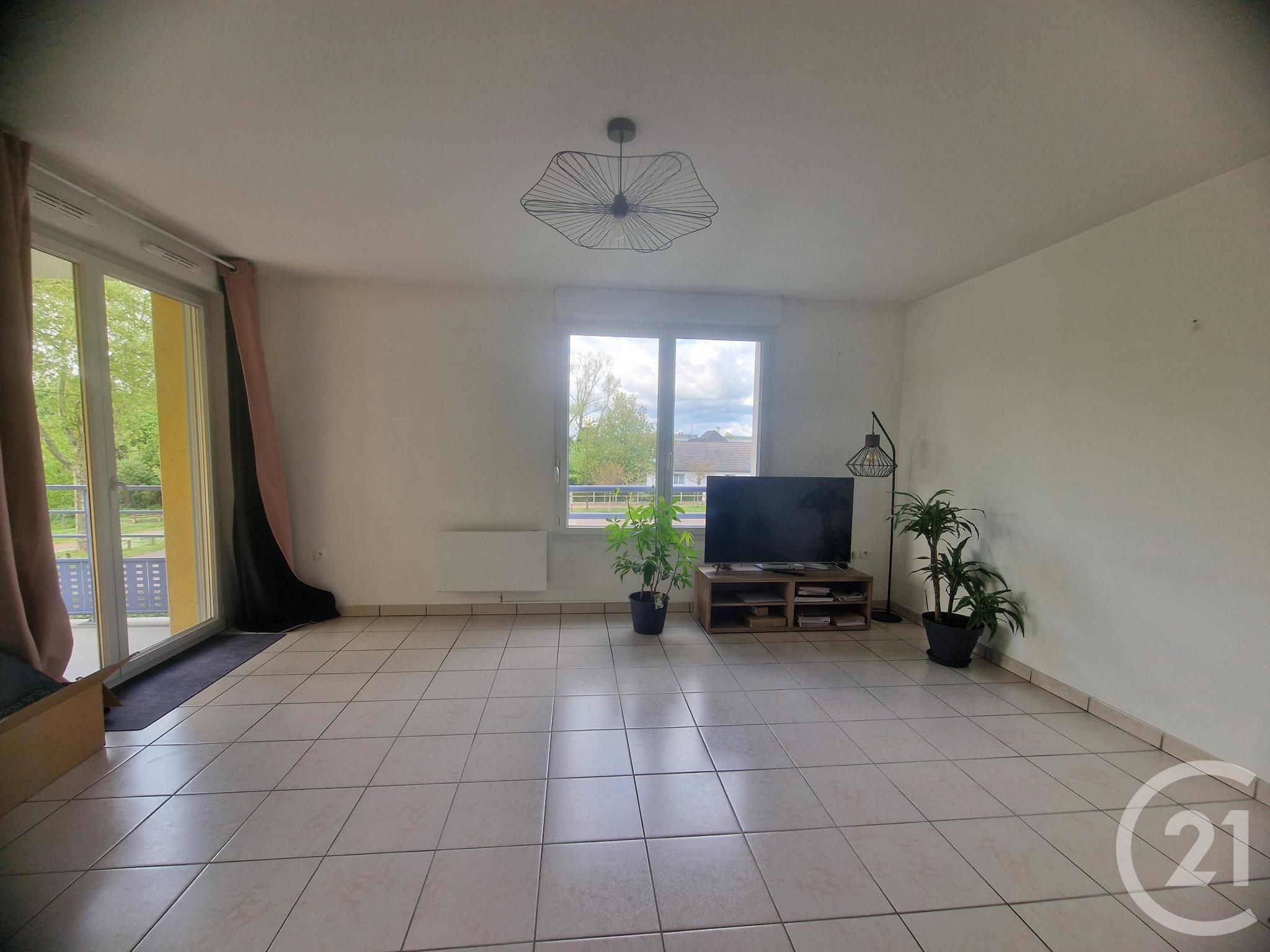 Flat Rue Du Pressoir in Châteauneuf-Val-de-Bargis