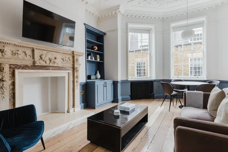 Flat Theobalds Road in Greater London
