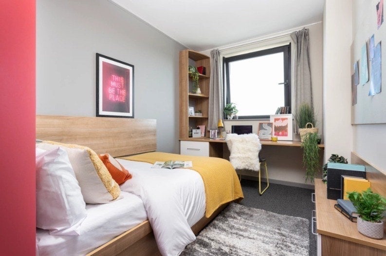 Room Inner Ring Road in Leeds