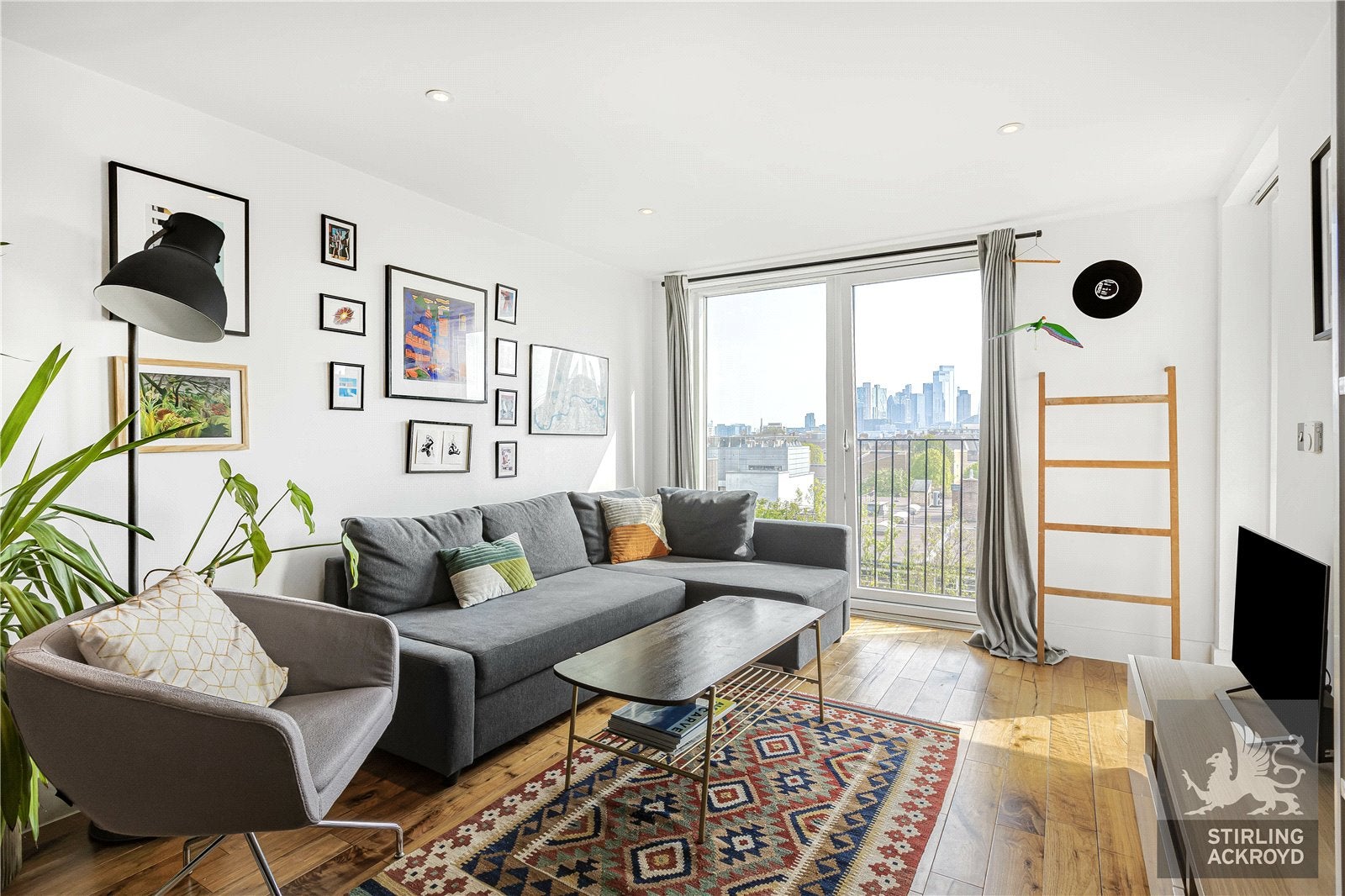 Flat De Beauvoir Crescent in Greater London