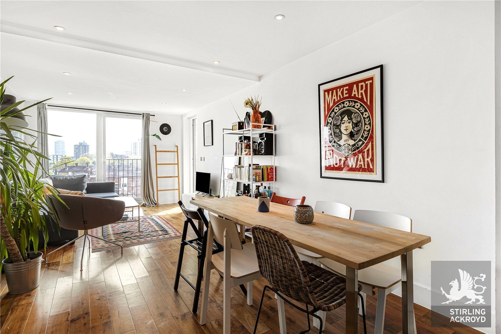 Flat De Beauvoir Crescent in Greater London